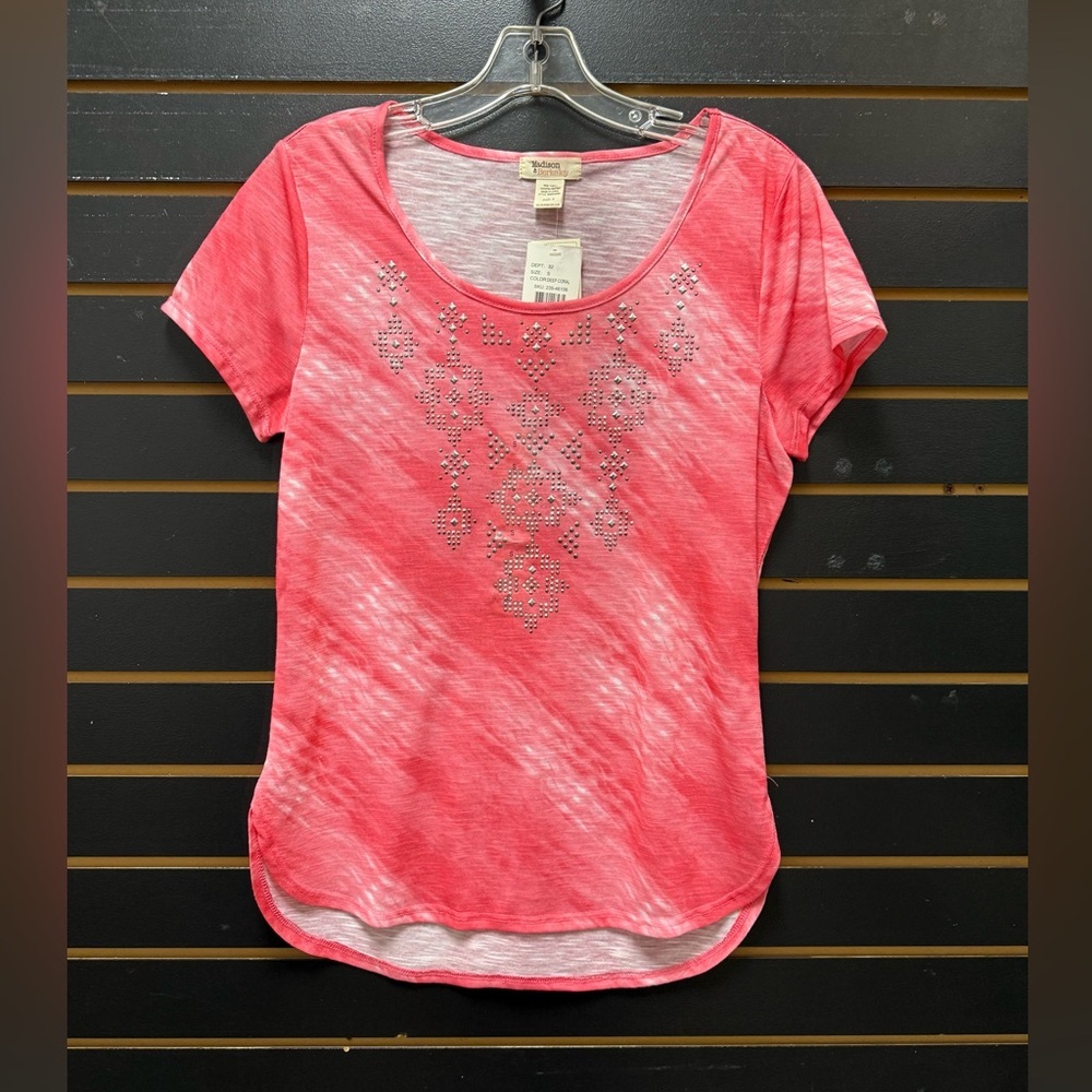 Madison & Berkeley Studded Tee Small Coral Short Sleeve Casual Top NWT